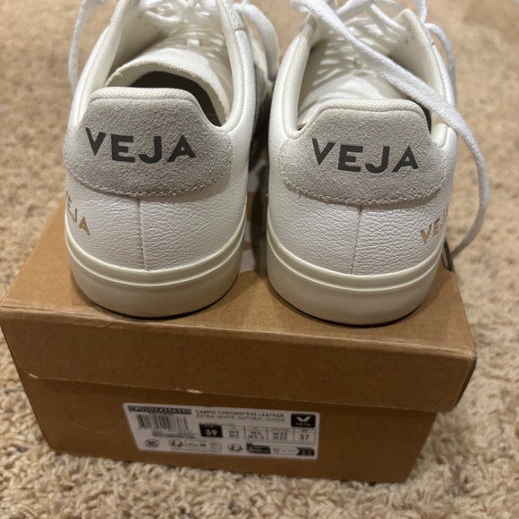 Veja Extra White Neutral Suede size 39 - Picture 4 of 5
